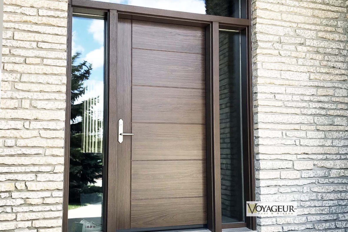 Voyageur Door